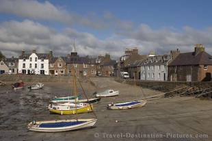 An important harbour since the 1500's, Stonehaven was the only safe haven from north easterly gales in Scotland.